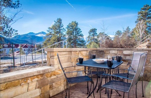 Stanley Hills Condo | Elegant Lofted Condo with Private Hot Tub & Mountain Views
