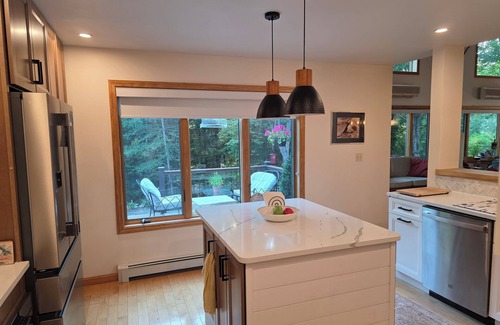 Southwest Harbor Cottage | Inviting Mountain Cottage Just Steps from Ocean and Acadia