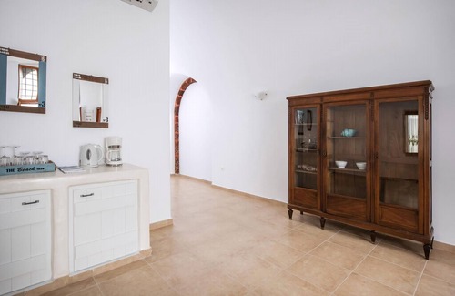 Exo Gonia Villa | Elegantly Designed Santorini Villa with Scenic Views