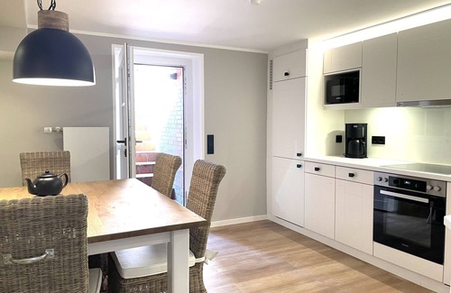 Loog Apartment | Elegant Vacation Apartment with Ocean View & Pool Access
