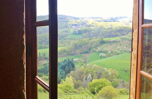 Saint-Martin-en-Haut House | Discover Antiga Casa de Pedra: Pet Friendly & Family-Friendly