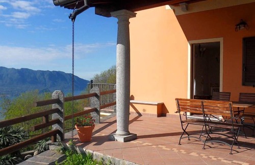 Trarego Viggiona Apartment | Tastefully furnished 2-room apartment with fantastic sea view