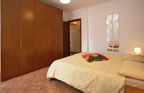 Tronzano Lago Maggiore Apartment | Tastefully furnished 2-room apartment with sea garden and beach