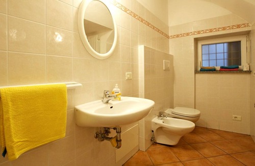Tronzano Lago Maggiore Apartment | Tastefully furnished 2-room apartment with sea garden and beach
