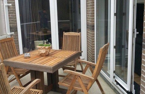 Julianadorp aan zee Apartment | Oceanfront Apartment with Large Balcony Near the Beach