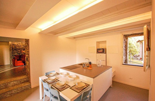 Ghiffa Apartment | Stylish 2½-Room Apartment with Pool and Lake View