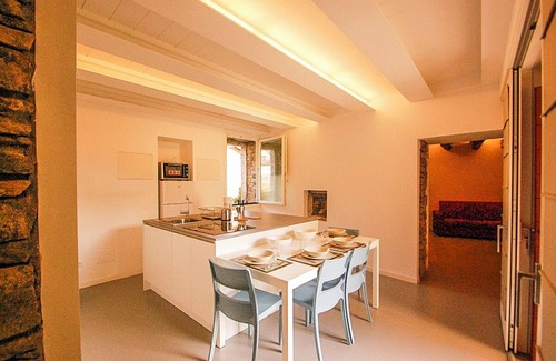 Ghiffa Apartment | Stylish 2½-Room Apartment with Pool and Lake View