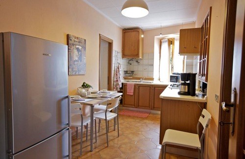 Pallanza Apartment | Elegant 2½-Room Apartment with Garden & Lake View