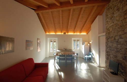 Ghiffa Apartment | Elegant Apartment with Outdoor Area and Lake View Amenities