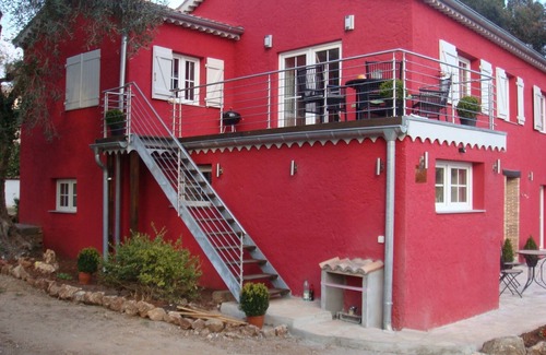 Biot Apartment | Stylishly Furnished Apartment with Pool and Pet-Friendly Perks