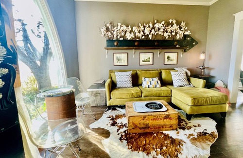 Johnson City Cottage | Discover Tasting House Cottage: Steps from Local Attractions