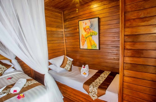 Ceningan Island Bed & Breakfast | Exceptional Tatak Bunut Villa Ceningan with Pool & Dining