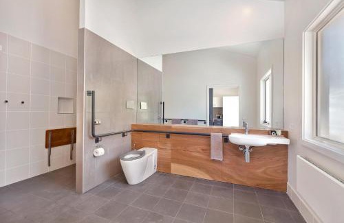 Tathra Apartment | Relax at Tathra Beach House Holiday Apartments with Ocean View