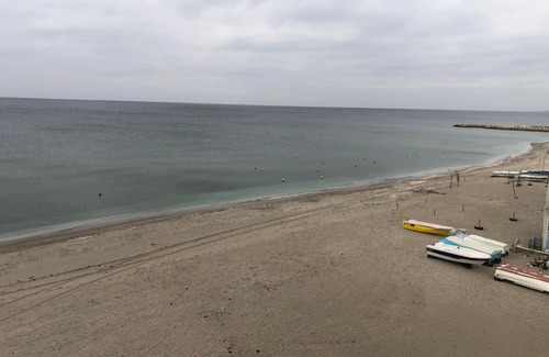 Buyukcekmece Apartment | Family-Friendly Retreat at Tatil Evi Awaits Your Visit
