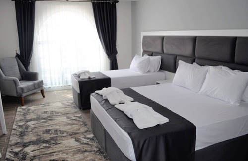 Caldıran Hotel | Explore Tatilium Termal Hotel with Pool & Hot Tub Access