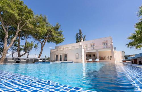Kifisia Villa | Discover Tatoi Estate with Pool and Oceanfront Views