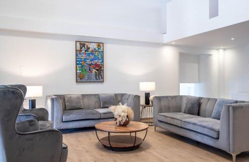 Kifisia Villa | Discover Tatoi Estate with Pool and Oceanfront Views