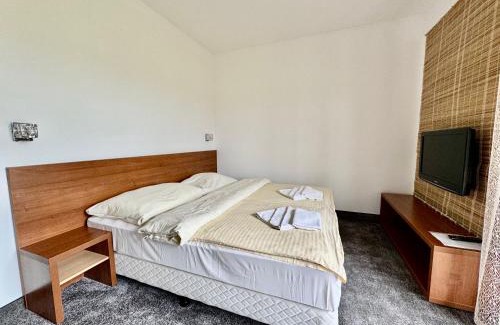Velka Lomnica Apartment | Family-Friendly Retreat at Tatragolf Resort Apartment 204