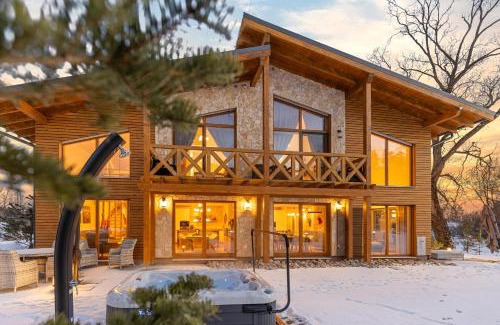 Tatranska Lomnica Villa | Experience Unlimited Golf at TatraTravel VILA - 10/10 Rated