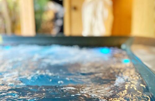 Rothenburg ob der Tauber House | TauberChalet I Privates Boutique-Ferienhaus mit Whirlpool, Sauna, Garten, Naturmagie & ZellBoost für bis 7 Personen