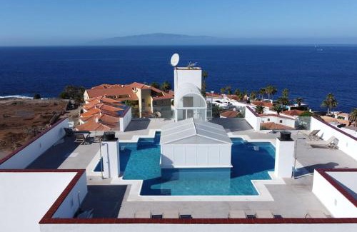 Guia de Isora Apartment | Oceanfront Oasis: Taucho 103 with Pool and Family-Friendly Fun