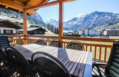 Kaprun Apartment | Relax at Tauern Lodges: Spa, Pet Friendly & Summer Fun
