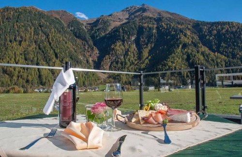 Niederthai Hotel | Discover Tauferberg: Pet-Friendly Retreat with Hot Tub