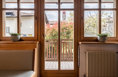 Parcines Apartment | Scenic Taufner Apartment B 102 with Garden & Mountain View