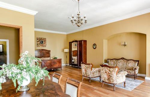 Taujenai Apartment | Relax at Taujėnų dvaro svečių namai with Ocean Views