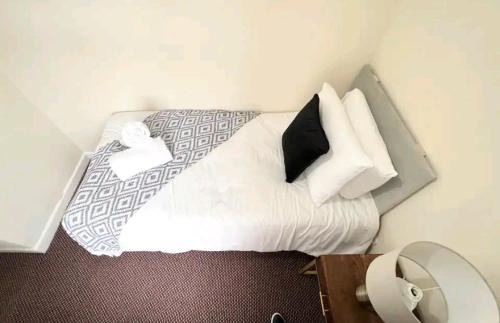Taunton Apartment | Family-Friendly Taunton Flats with Kitchen Amenities