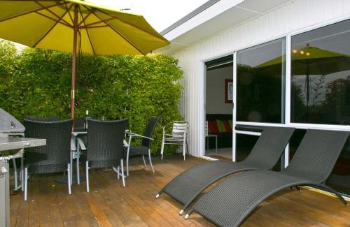 Hilltop House | Pet-Friendly Retreat at Taupo Haven - Perfect for Families