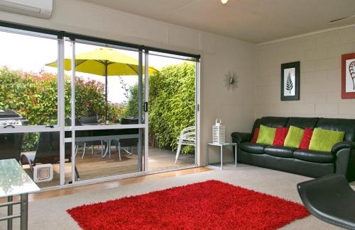 Hilltop House | Pet-Friendly Retreat at Taupo Haven - Perfect for Families