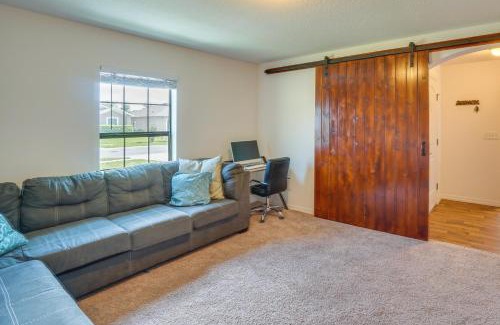Tavares House | Pet-Friendly Tavares Retreat with Private Yard & Patio