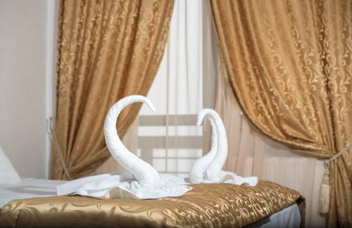 Ranca Hotel | Experience Taverna Olteanului: Family-Friendly Stay with Dining