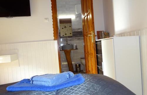 Szentgotthard House | Oceanfront Retreat at Tavi Vendégház with Family-Friendly Amenities