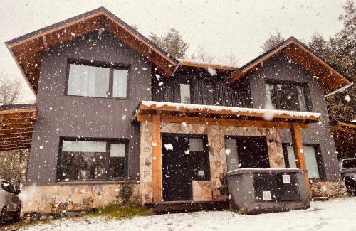 Angostura Ski Chalet | Pet-Friendly Getaway at Tawa Wasi - Villa la Angostura