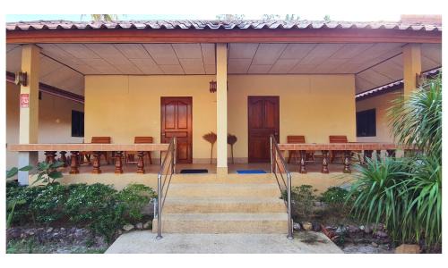 Saphli Hotel | Beachfront Bliss at Tawan Resort - Family Friendly Retreat