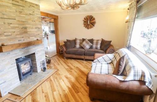 North Somercotes House | Discover Tawny Owl Cottage: Pet-Friendly 4-Star Retreat
