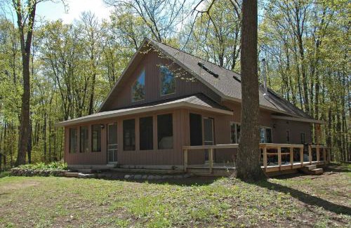 Cable House | Discover Taylor Lake Point Condo: Family & Pet Friendly Retreat