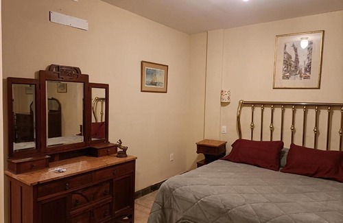 Ciudad Vieja Apartment | Discover Taylor's 2 Desembarco in Historic La Ciudad Vieja