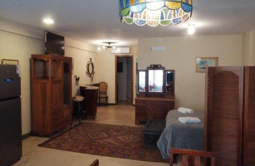 Ciudad Vieja Apartment | Discover Taylor's 2 Desembarco in Historic La Ciudad Vieja