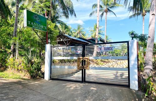 Catarman Villa | Modern 2-Bedroom Villa at Taylors Country Home - Pet Friendly