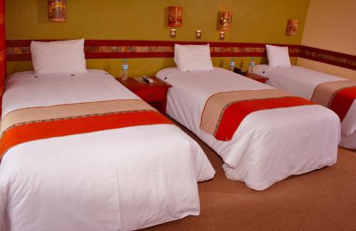 Chucuito Hotel | Relax at Taypikala Lago: Family-Friendly with Private Pool