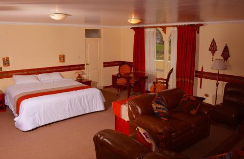Chucuito Hotel | Relax at Taypikala Lago: Family-Friendly with Private Pool