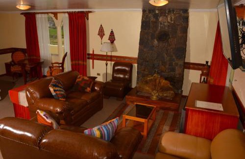 Chucuito Hotel | Relax at Taypikala Lago: Family-Friendly with Private Pool