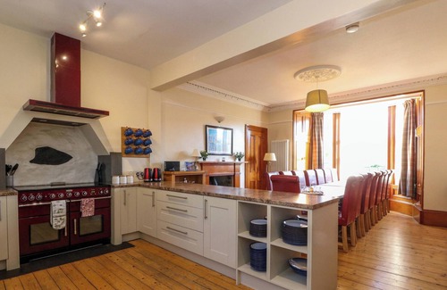 Killin Cottage | Explore TAYVIEW: Pet-Friendly Cottage with Spa & Hot Tub