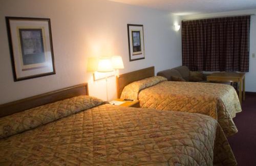 Tazewell Hotel | Family-Friendly Retreat at Tazewell Motor Lodge with Hot Tub