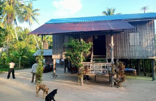 Banteay Srei House | Cozy Tbeng Community Homestay: Pet and Child Friendly