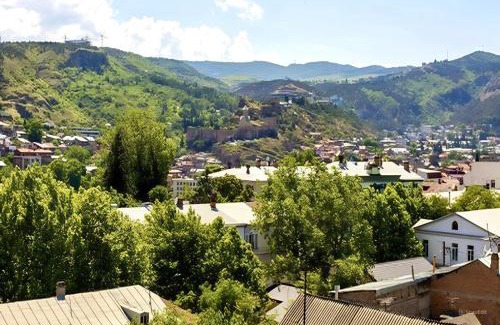 Avlabari Apartment | Prime Location Apartment in Old Tbilisi - Pet Friendly Stay