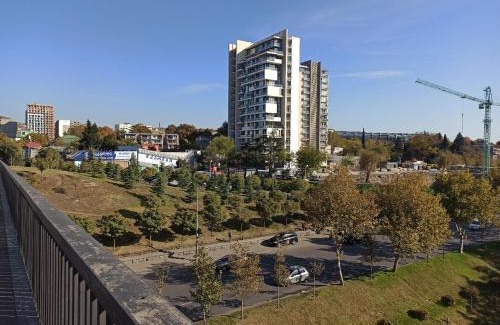 Didube Apartment | Unforgettable River Views in Tbilisi for Families